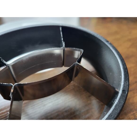 Pampered Chef 2418 Black Mango Wedger w/Stainless Steel Blades & Cover - Picture 6 of 8